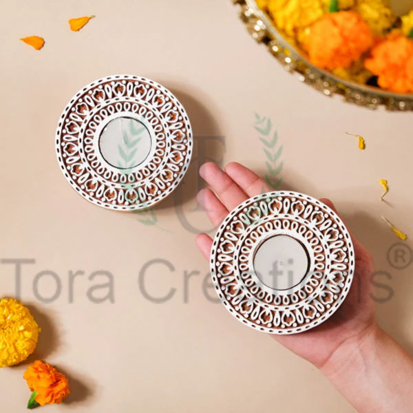 Round Wooden T Light Holder